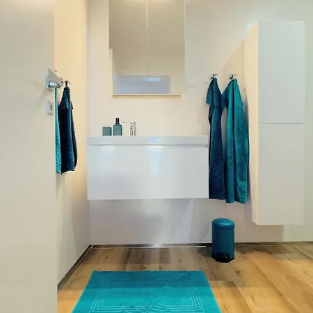 Sea Front Apartment *