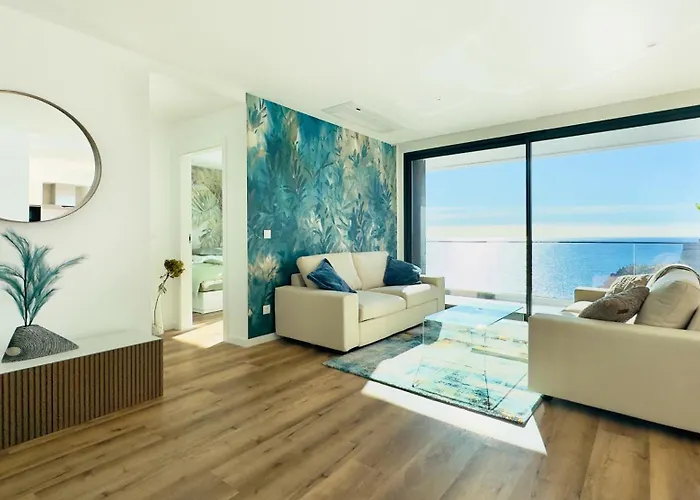 Sea Front Apartment *